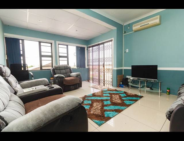 3 BEDROOM HOUSE FOR SALE IN MONTFORD